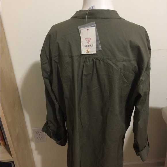 GUESS V Neck Button Down Top SLEEVE W/ROLL - Picture 7 of 8